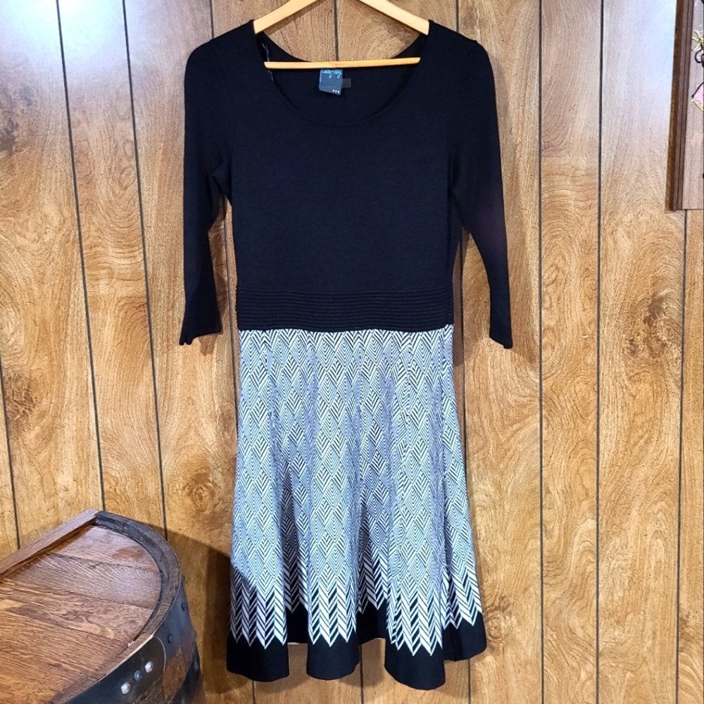 Gabby Skye art deco pattern sweater dress